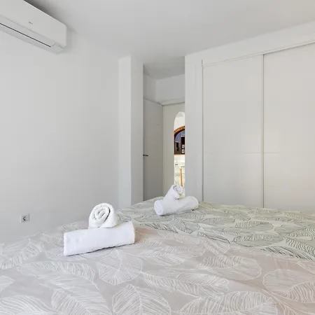Erisa 25 By Ivi Real Estate * Τορρεμολίνος