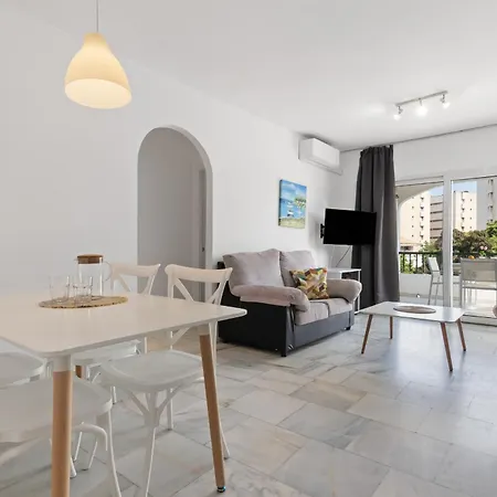 Erisa 25 By Ivi Real Estate * Τορρεμολίνος